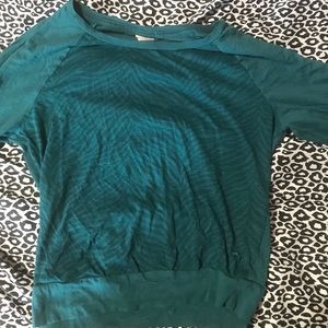 medium sleeved shirt